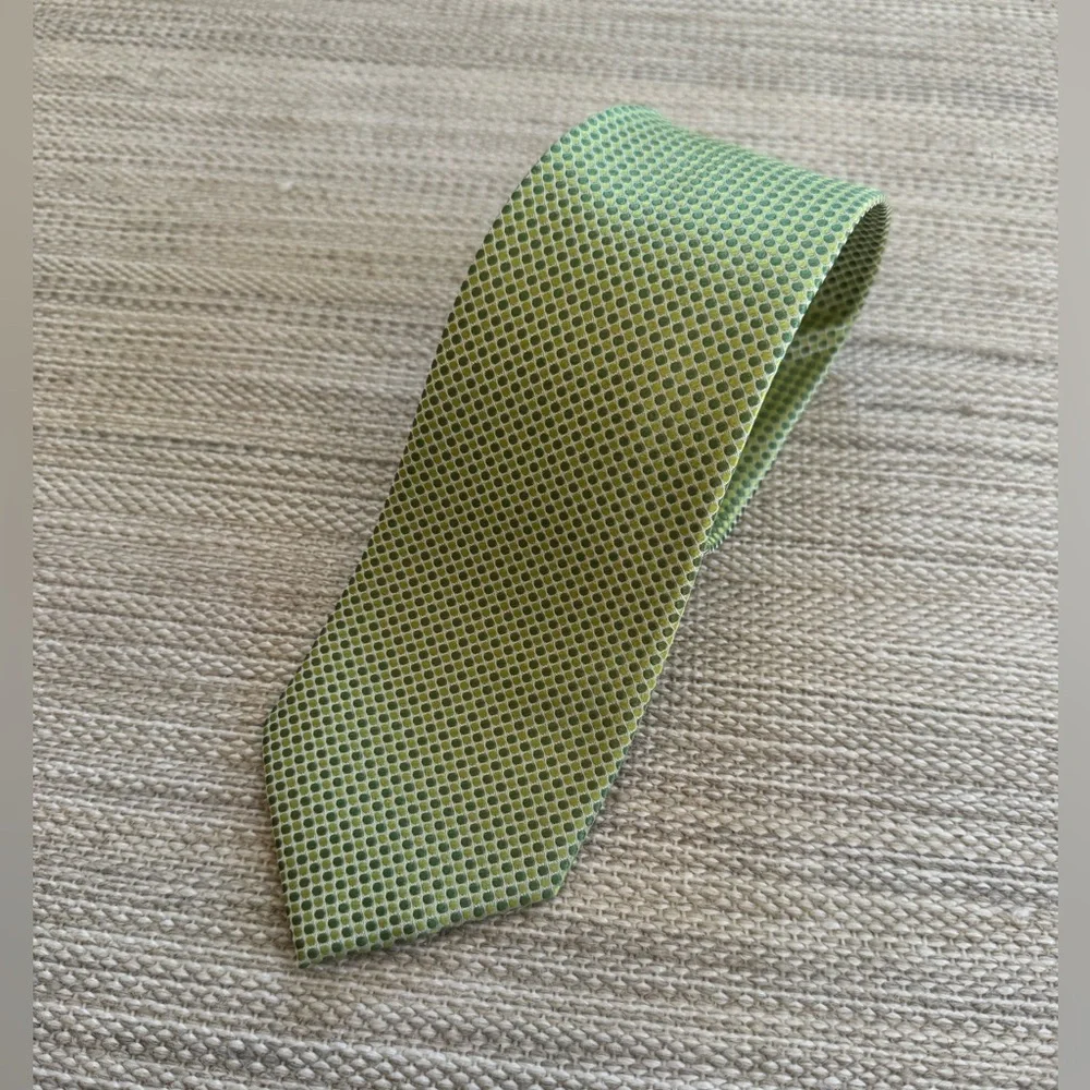 Geoffrey Beene 100% silk green micro dot‎ pattern men’s tie NWT